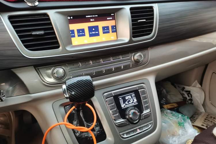 Used SAIC MAXUS G10 2018 PLUS 2.0T Automatic Elite Edition Audio And AC Panel
