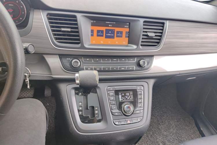 Used SAIC MAXUS G10 2018 PLUS 2.0T Automatic Elite Edition Audio And AC Panel