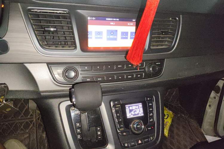 Used SAIC MAXUS G10 2018 PLUS 2.0T Automatic Smart Edition Audio And AC Panel