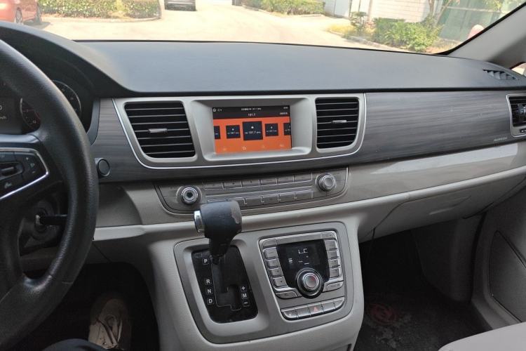 Used SAIC MAXUS G10 2018 PLUS 2.0T Automatic Smart Edition Audio And AC Panel