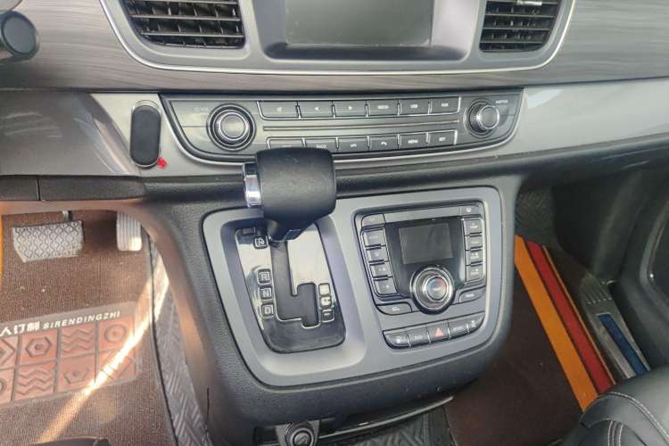 Used SAIC MAXUS G10 2018 PLUS 2.0T Automatic Elite Edition Audio And AC Panel