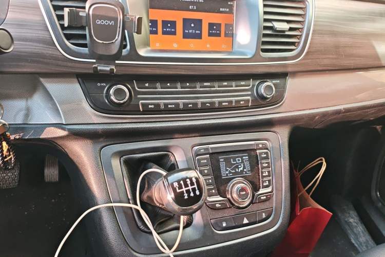 Used SAIC MAXUS G10 2018 PLUS 1.9T Manual Elite Edition Diesel Audio And AC Panel