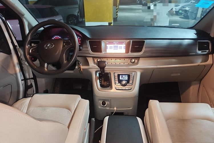 Used SAIC MAXUS G10 2018 PLUS 2.0T Automatic Smart Edition Center Console