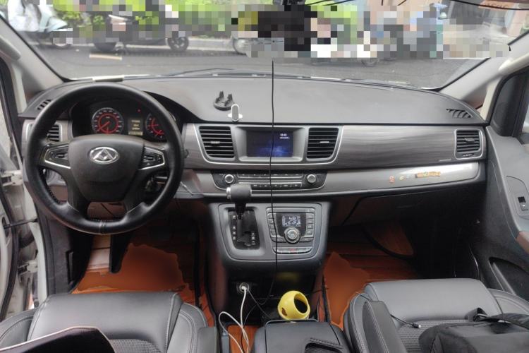 Used SAIC MAXUS G10 2018 PLUS 2.0T Automatic Elite Edition Center Console