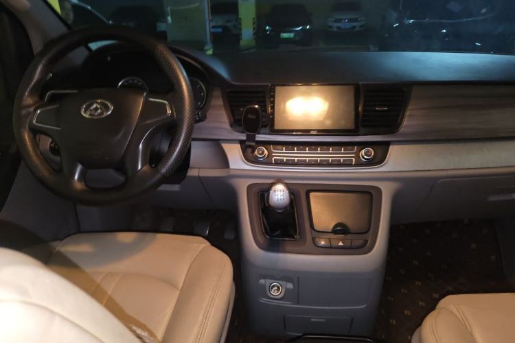 Used SAIC MAXUS G10 2018 PLUS 1.9T Manual Smart Edition Diesel Center Console