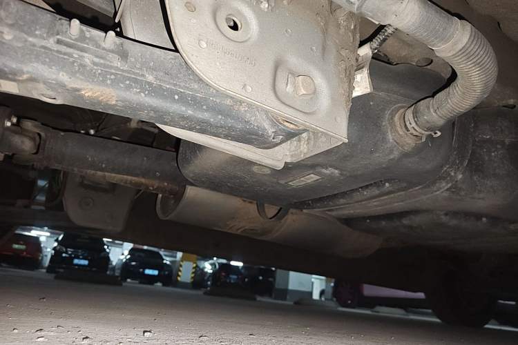 Used SAIC MAXUS G10 2018 PLUS 2.0T Automatic Smart Edition Chassis Rear Right