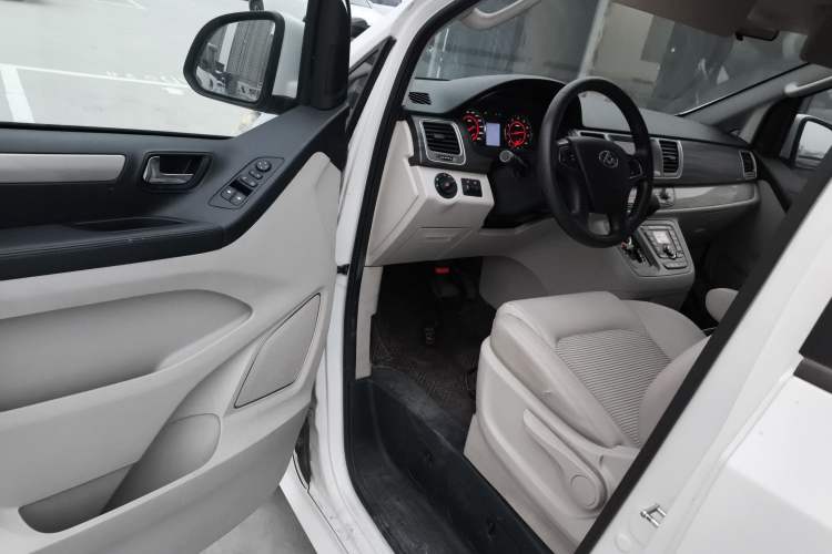 Used SAIC MAXUS G10 2018 PLUS 2.0T Automatic Elite Edition Driver Seat