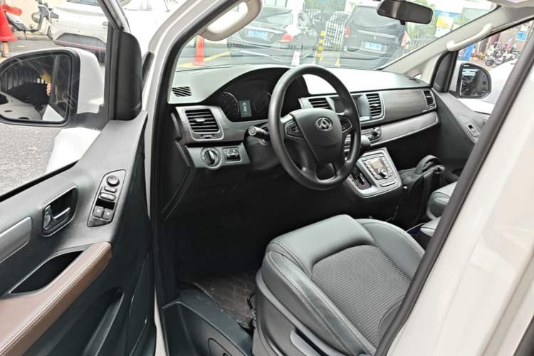 Used SAIC MAXUS G10 2018 PLUS 2.0T Automatic Elite Edition Driver Seat