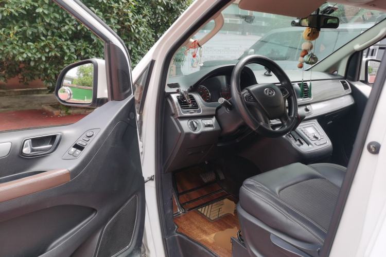 Used SAIC MAXUS G10 2018 PLUS 1.9T Automatic Elite Edition Diesel Driver Seat