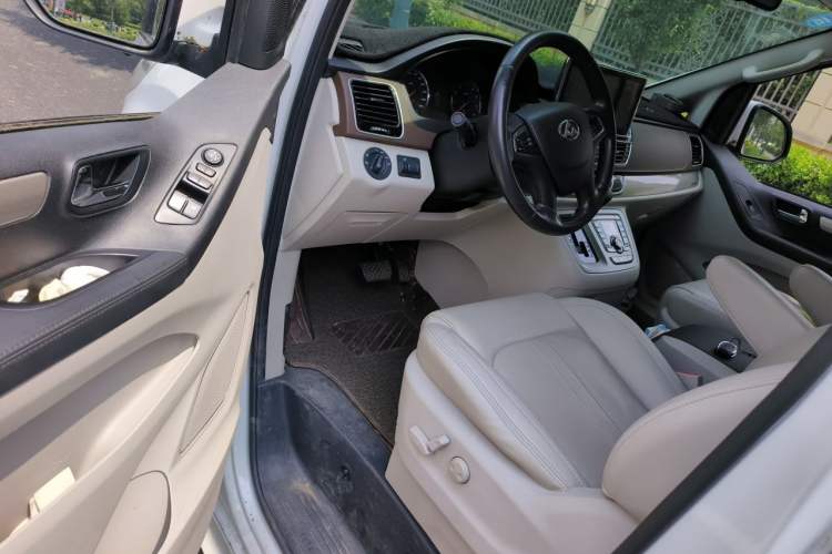 Used SAIC MAXUS G10 2018 PLUS 2.0T Automatic Black Gold Luxury Edition Driver Seat