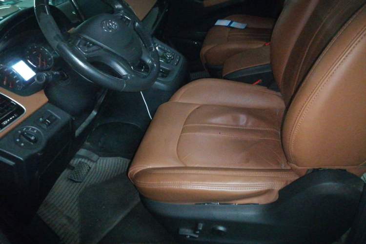 Used SAIC MAXUS G10 2018 PLUS 2.0T Automatic Black Gold Luxury Edition Driver Seat