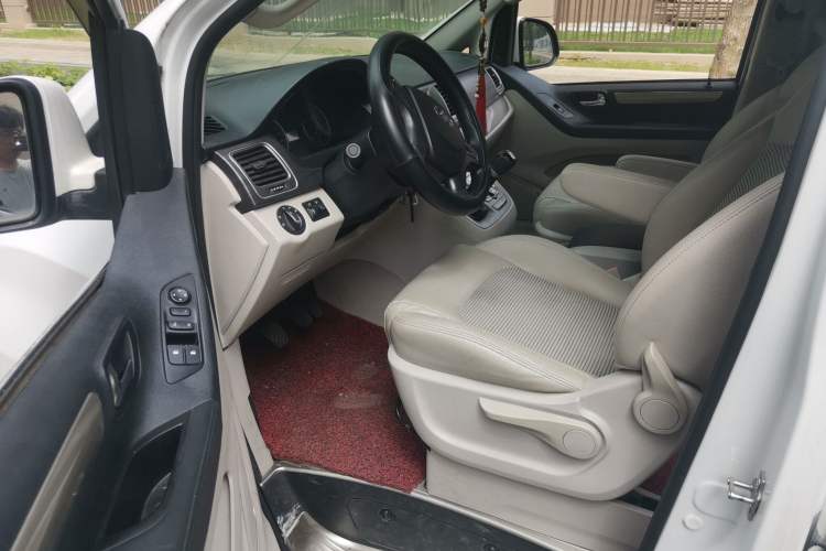 Used SAIC MAXUS G10 2018 PLUS 2.4L Manual Elite Edition Driver Seat