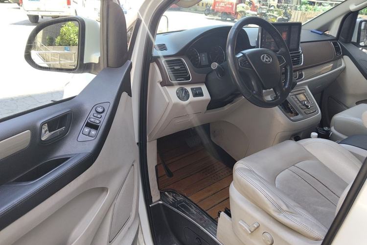 Used SAIC MAXUS G10 2018 PLUS 2.0T Automatic Luxury Executive Edition Driver Seat
