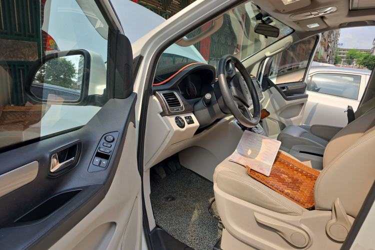 Used SAIC MAXUS G10 2018 PLUS 2.4L Manual Elite Edition Driver Seat