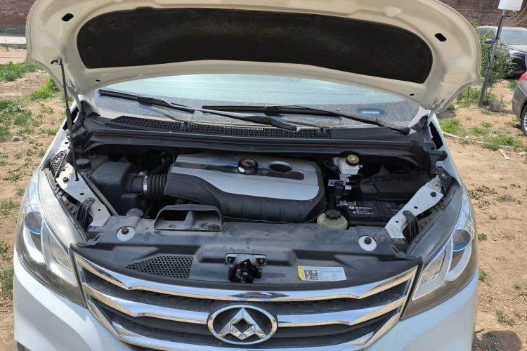 Used SAIC MAXUS G10 2018 PLUS 2.0T Automatic Elite Edition Engine Bay