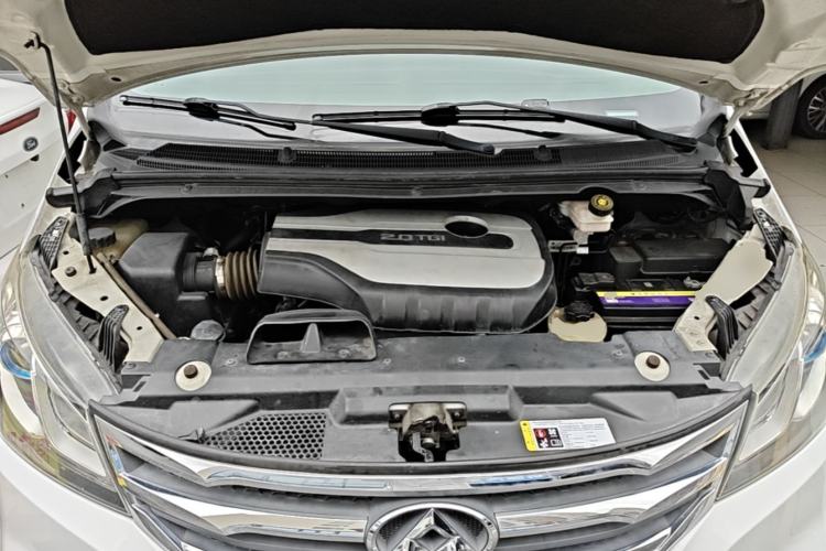 Used SAIC MAXUS G10 2018 PLUS 2.0T Automatic Elite Edition Engine Bay