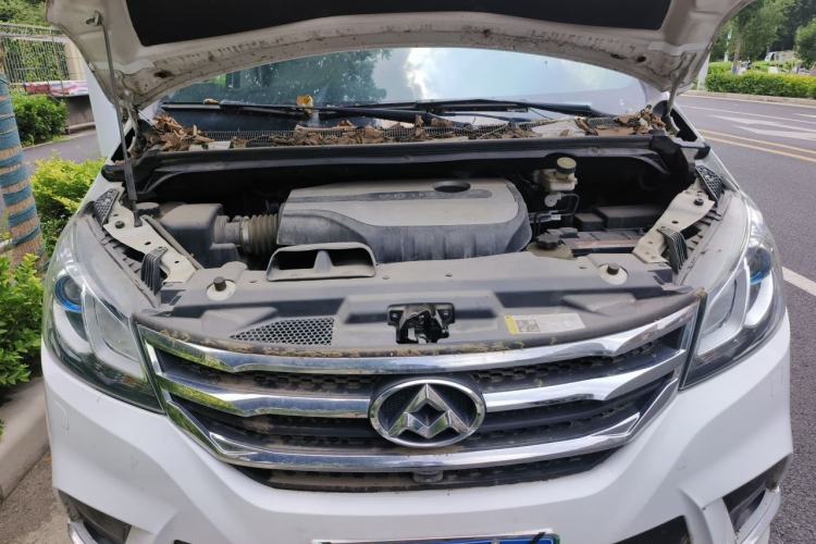 Used SAIC MAXUS G10 2018 PLUS 2.0T Automatic Black Gold Luxury Edition Engine Bay