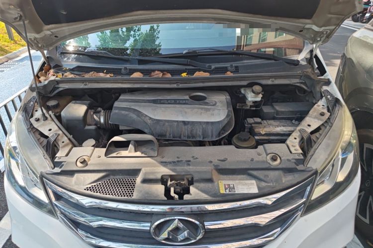 Used SAIC MAXUS G10 2018 PLUS 2.0T Automatic Elite Edition Engine Bay