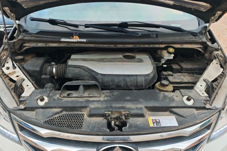 Used SAIC MAXUS G10 2018 PLUS 2.0T Automatic Elite Edition Engine Bay