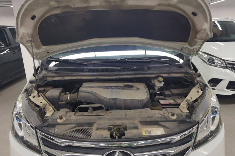 Used SAIC MAXUS G10 2018 PLUS 2.0T Automatic Elite Edition Engine Bay