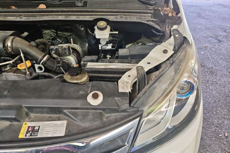 Used SAIC MAXUS G10 2018 PLUS 1.9T Automatic Luxury Executive Edition Diesel Engine Bay Left