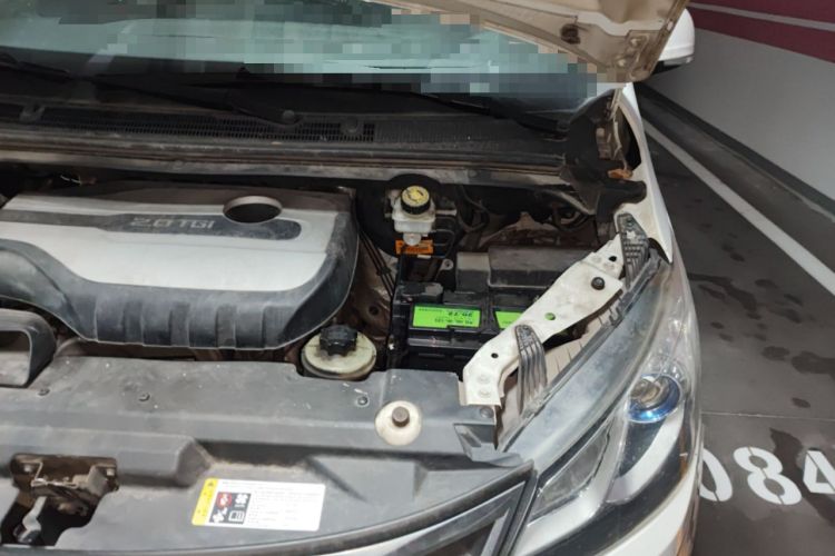 Used SAIC MAXUS G10 2018 PLUS 2.0T Automatic Elite Edition Engine Bay Left