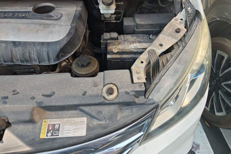 Used SAIC MAXUS G10 2018 PLUS 2.0T Automatic Elite Edition Engine Bay Left