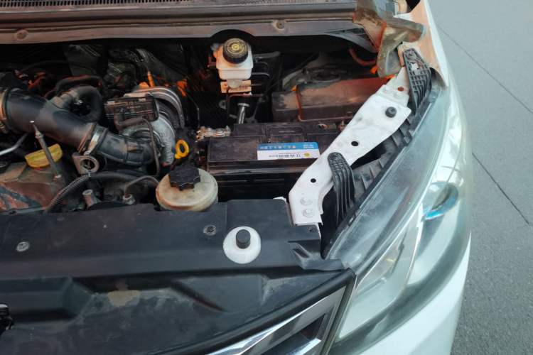 Used SAIC MAXUS G10 2018 PLUS 1.9T Manual Elite Edition Diesel Engine Bay Left