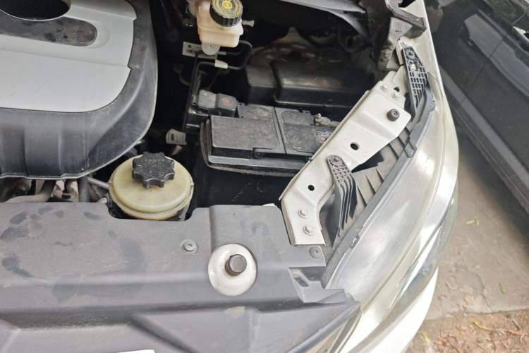 Used SAIC MAXUS G10 2018 PLUS 2.0T Automatic Elite Edition Engine Bay Left