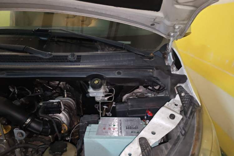 Used SAIC MAXUS G10 2018 PLUS 1.9T Manual Smart Edition Diesel Engine Bay Left