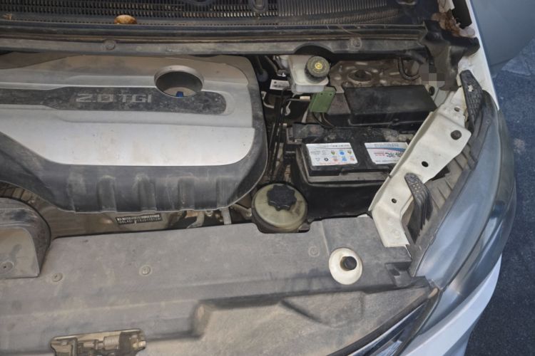 Used SAIC MAXUS G10 2018 PLUS 2.0T Automatic Elite Edition Engine Bay Left