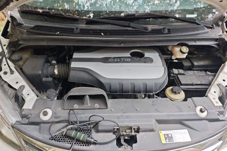 Used SAIC MAXUS G10 2018 PLUS 2.0T Automatic Elite Edition Engine Bay