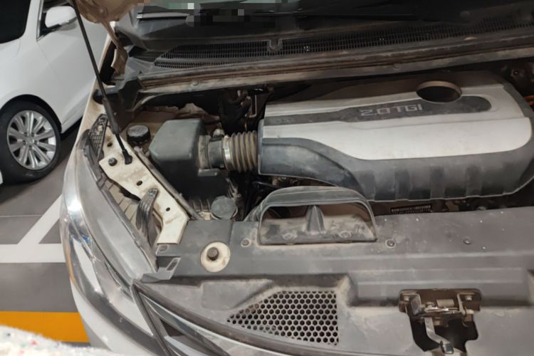 Used SAIC MAXUS G10 2018 PLUS 2.0T Automatic Elite Edition Engine Bay Right