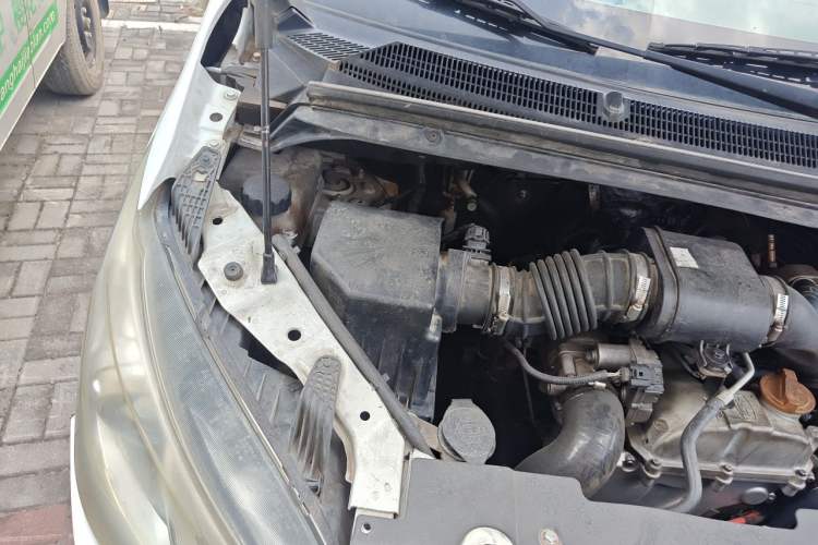 Used SAIC MAXUS G10 2018 PLUS 1.9T Manual Elite Edition Diesel Engine Bay Right