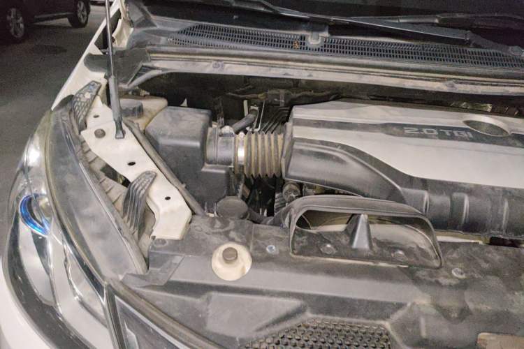Used SAIC MAXUS G10 2018 PLUS 2.0T Automatic Smart Edition Engine Bay Right