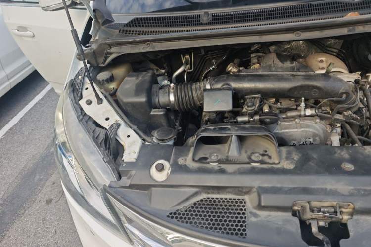 Used SAIC MAXUS G10 2018 PLUS 2.0T Automatic Elite Edition Engine Bay Right