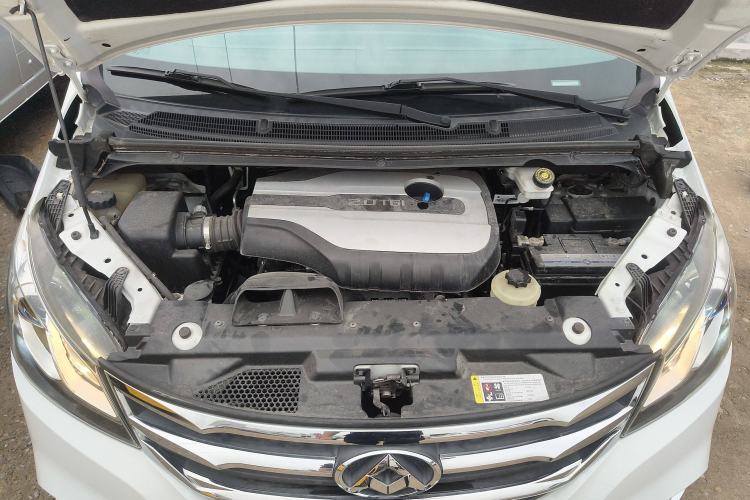 Used SAIC MAXUS G10 2018 PLUS 2.0T Automatic Elite Edition Engine Bay