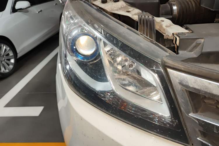 Used SAIC MAXUS G10 2018 PLUS 2.0T Automatic Elite Edition Exterior 3