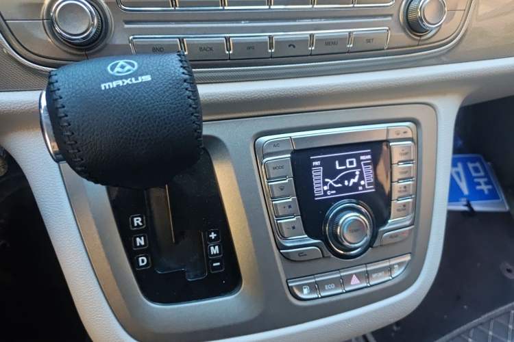 Used SAIC MAXUS G10 2018 PLUS 2.0T Automatic Executive Edition Gear Lever