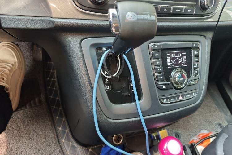 Used SAIC MAXUS G10 2018 PLUS 2.0T Automatic Elite Edition Gear Lever