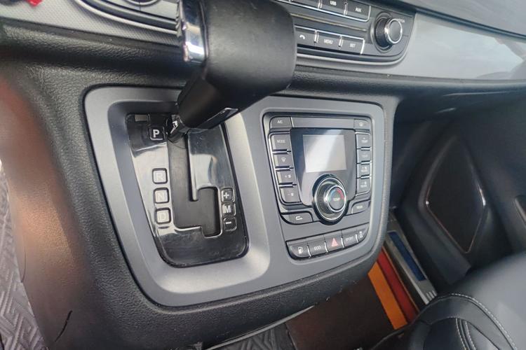 Used SAIC MAXUS G10 2018 PLUS 2.0T Automatic Elite Edition Gear Lever