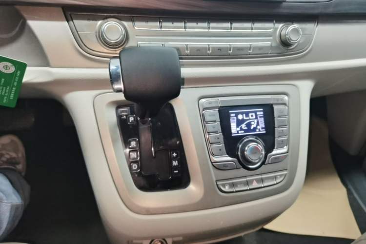 Used SAIC MAXUS G10 2018 PLUS 2.0T Automatic Elite Edition Gear Lever