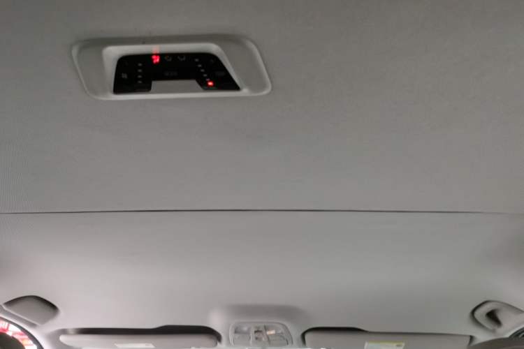 Used SAIC MAXUS G10 2018 PLUS 2.0T Automatic Smart Edition Headliner