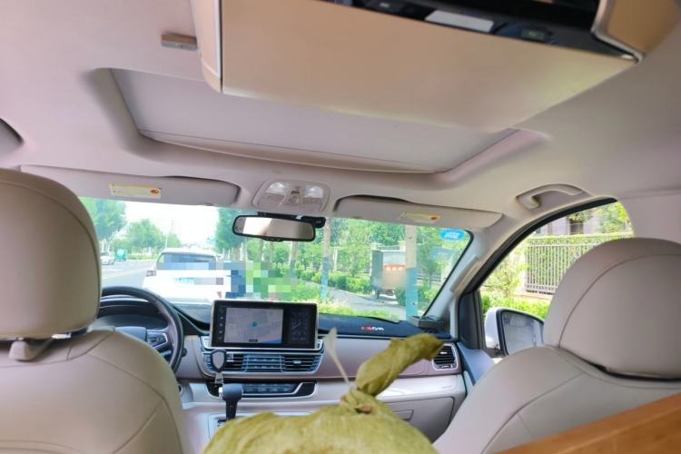 Used SAIC MAXUS G10 2018 PLUS 2.0T Automatic Black Gold Luxury Edition Headliner