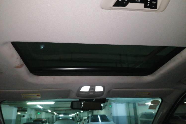 Used SAIC MAXUS G10 2018 PLUS 2.0T Automatic Black Gold Luxury Edition Headliner