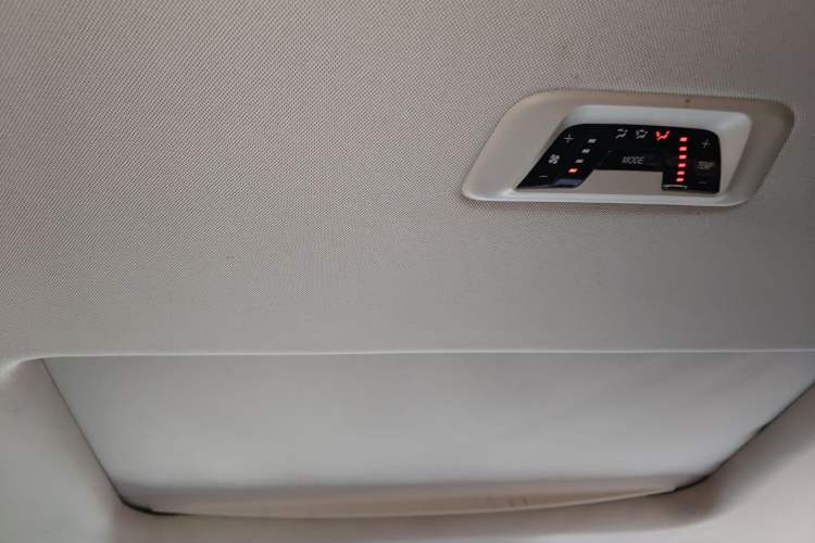 Used SAIC MAXUS G10 2018 PLUS 2.0T Automatic Luxury Executive Edition Headliner