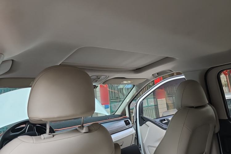 Used SAIC MAXUS G10 2018 PLUS 2.4L Manual Elite Edition Headliner