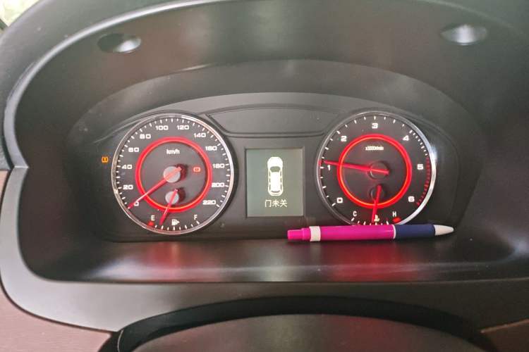 Used SAIC MAXUS G10 2018 PLUS 1.9T Automatic Luxury Executive Edition Diesel Instrument Cluster