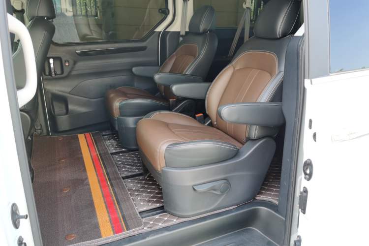 Used SAIC MAXUS G10 2018 PLUS 2.0T Automatic Luxury Edition Interior 1