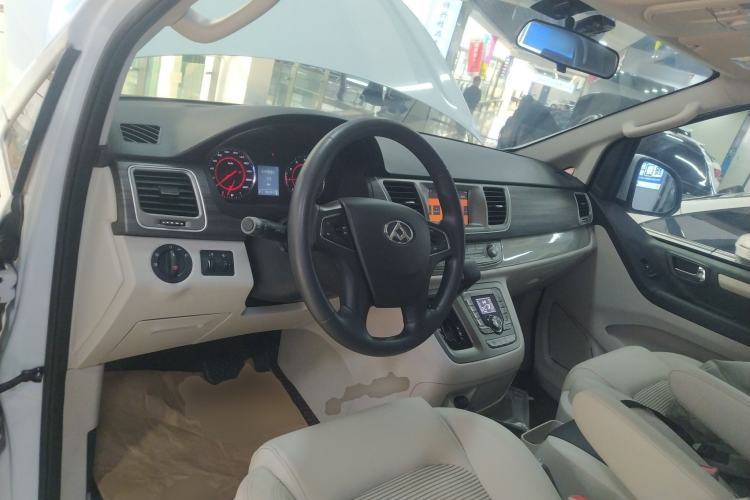Used SAIC MAXUS G10 2018 PLUS 2.0T Automatic Smart Edition Interior 2